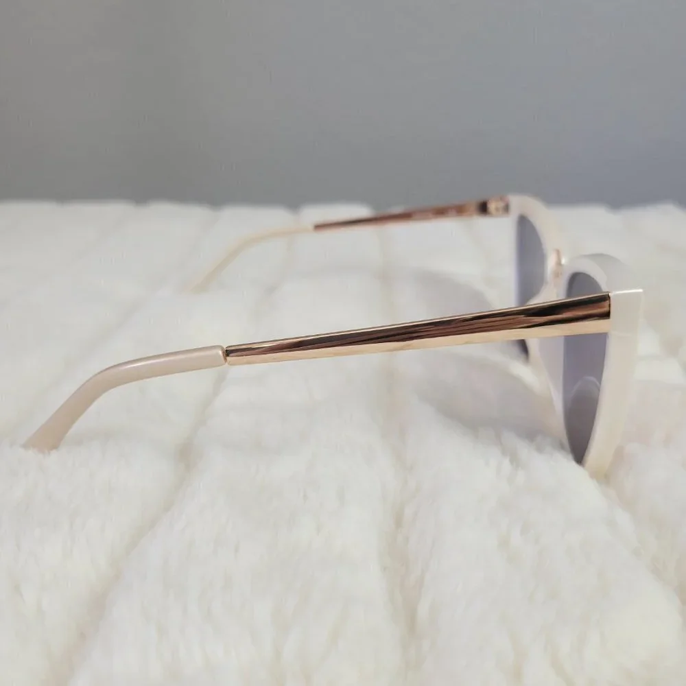 QUAY // ltd ed jlo collaboration white rose gold mirror lens ivory frame cateyes